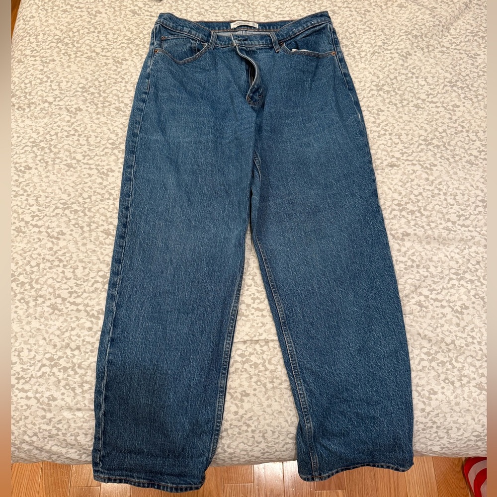 Abercrombie 90s Straight Ultra High Rise